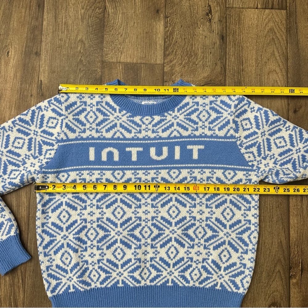 Intuit Winter Crew Neck Ugly Christmas Knit Sweater Size L Blue White Snowflake - Picture 5 of 6